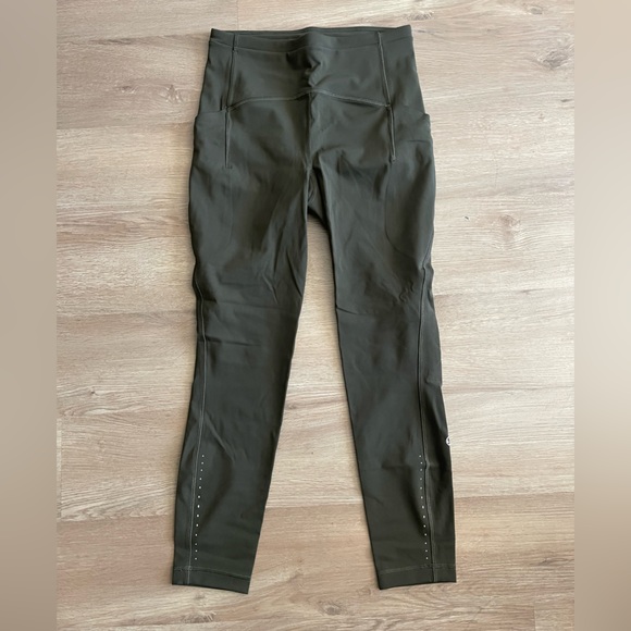 lululemon swift speed high rise tight 25”
olive
size 6 - Picture 3 of 3